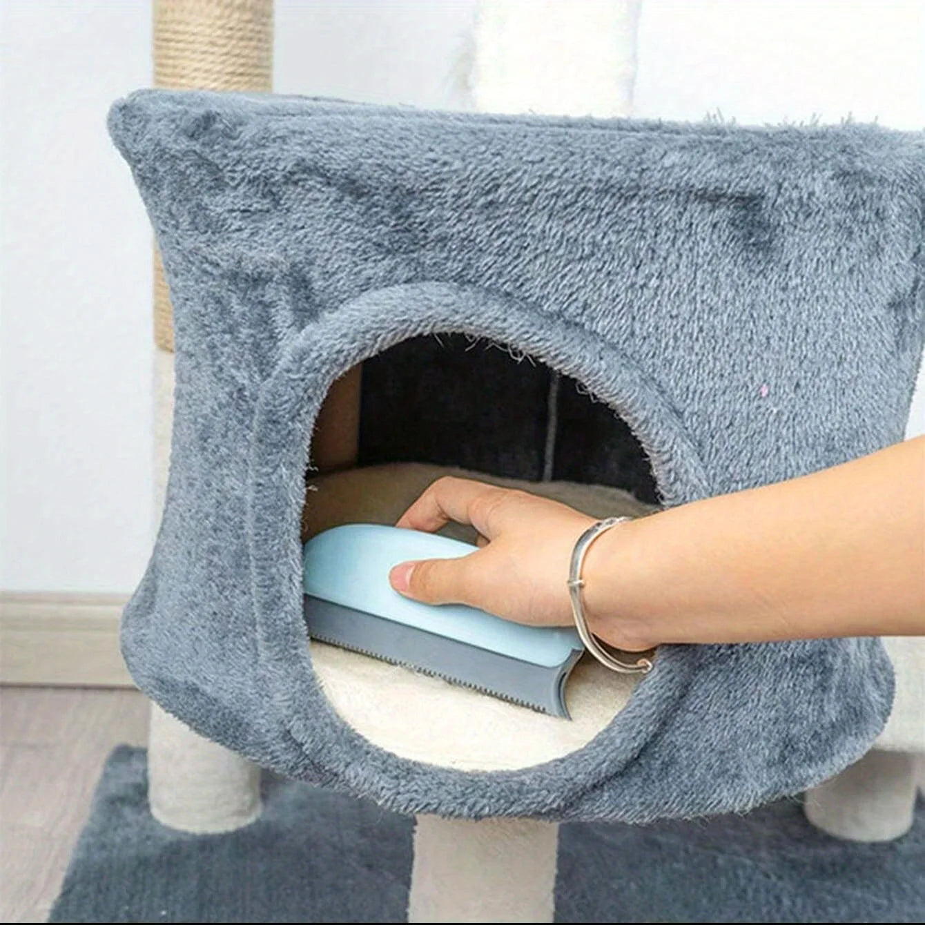 Reusable Pet Hair Remover for Furniture & Carpets | Easy Self-Cleaning Lint Roller